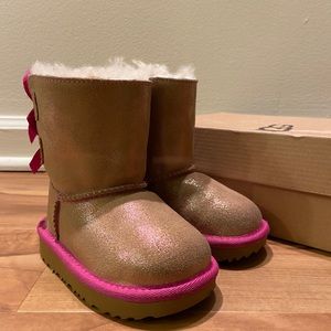 UGG boots T Bailey Bow / shimmer